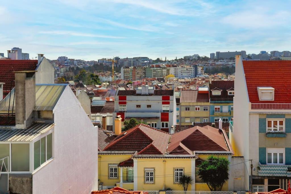 Lisbon Central Apartment With Balcony Exterior foto